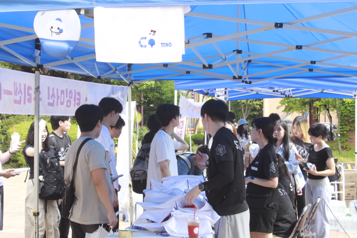 졸업생과 함께한 2025 홈커밍 페스티벌 돌아보기 대표이미지